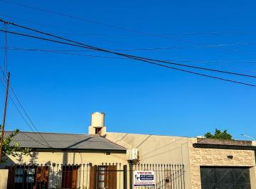 Casa · 100m² · 5 Ambientes · 1 Cochera - LICHWARSKI PROPIEDADES · Venta Casa 3 Dorm., Barrio Arrudi | Us$60.000 | Charata, Chaco.