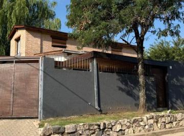 Casa de 6 ambientes, Unquillo · Venta Casa Unquillo 3 Dorm Apta Credito