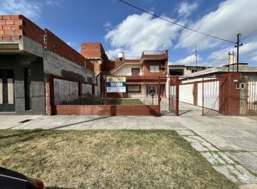 Casa · 151m² · 4 Ambientes · 4 Cocheras · Casa 4 Ambientes en Venta - San Justo - Villa Constructora - a 7 Cuadras Ruta 3