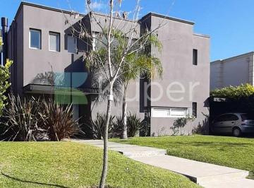 Casa · 178m² · 4 Ambientes · 2 Cocheras · Casa Chalet en Venta en San Francisco, Villanueva, Tigre