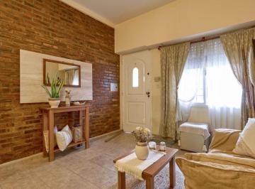 Casa · 88m² · 6 Ambientes · Casa en Barrio Ludueña