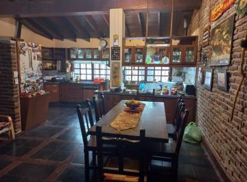 Casa · 581m² · 7 Ambientes · Casa en Venta - 3 Dorm. 5 Baños - Ciudad Evita
