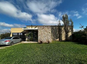 Casa · 1000m² · 2 Dormitorios · Casa - Barrio Brigadier López