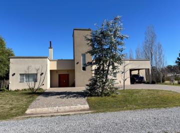 Casa · 200m² · 4 Ambientes · 5 Cocheras · Casa en Venta