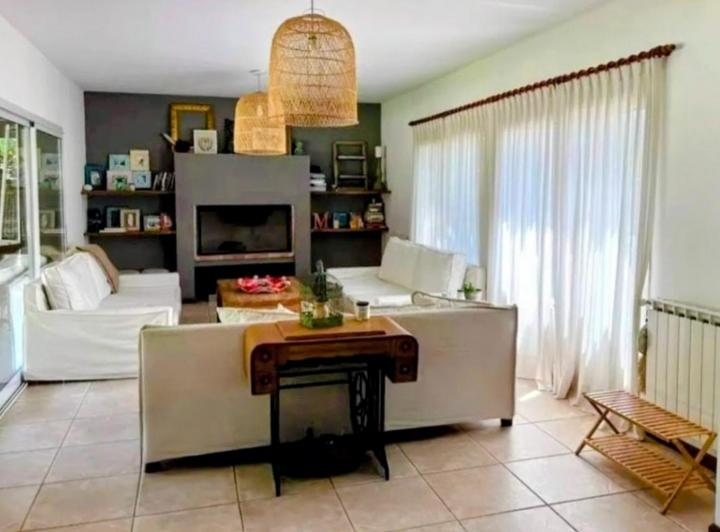 Casa · 192m² · 4 Ambientes · 2 Cocheras