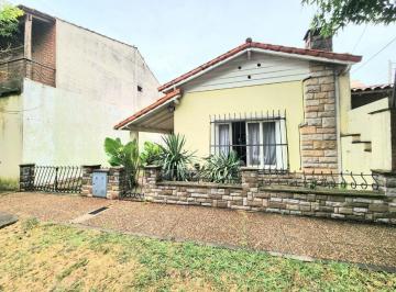 Casa de 4 ambientes, Ituzaingó · Chalet en Venta en Ituzaingo Norte