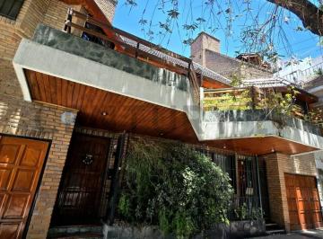 PH · 166m² · 5 Ambientes · 1 Cochera · Venta Triplex 5 Ambientes en Villa Urquiza con Cochera, Patio, Terraza, Balcón, Baulera y Dependenci