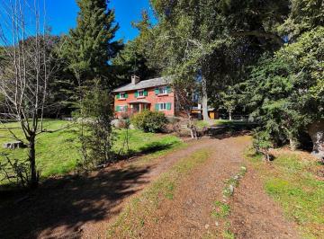 Casa · 251m² · 4 Ambientes · 1 Cochera · Casa Chalet en Venta en Bariloche, Patagonia, Argentina