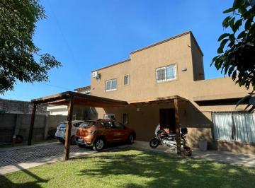 Casa · 145m² · 5 Ambientes · 4 Cocheras · Casa 4 Amb en La Union