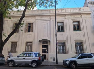PH de 5 ambientes, Almagro · Almagro: Tipo Casa de 5 Ambientes con Terraza de 57 m² (Ideal Quincho y Parrilla).1° Piso por Esc.