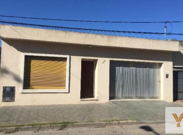 Casa · 160m² · 4 Ambientes · 1 Cochera · Casa en Venta - 3 Dorm. 2 Baños - Pergamino