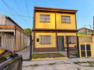 Casa · 40m² · 2 Ambientes · Venta - Complejo de 4 Dúplex con Fondo Libre – Becker Al 600 Glew