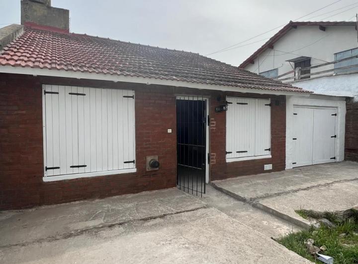 Casa · 90m² · 4 Ambientes · 1 Cochera