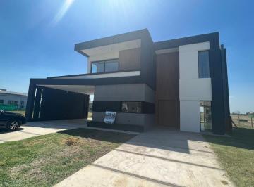 Casa · 178m² · 5 Ambientes · 2 Cocheras · Casa - El Rebenque