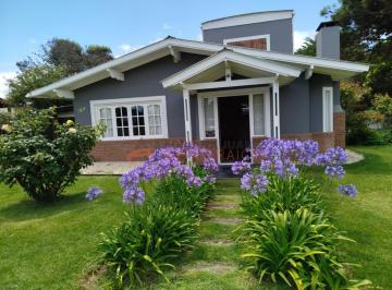 Casa · 110m² · 4 Ambientes · 1 Cochera · Alquiler Casa con Pileta en Pinamar P/ 7 Personas