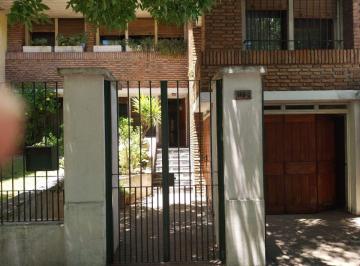 Casa de 6 ambientes, La Plata · Casa en Venta C/ Cochera en La Plata