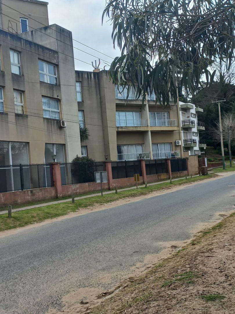 av 4 200. Entre Paseo 102