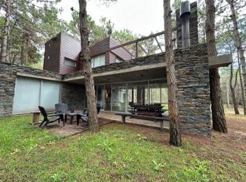 Casa · 190m² · 4 Ambientes · Casa en Venta - 3 Dorm. 3 Baños - Pinamar