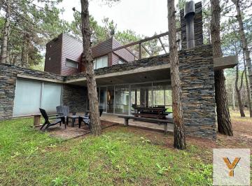 Casa · 190m² · 4 Ambientes · Casa en Venta - 3 Dorm. 3 Baños - Pinamar