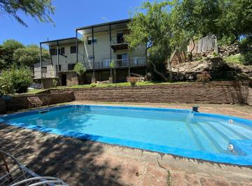 Casa · 199m² · 8 Ambientes · 1 Cochera · Venta Casa Sierras de Cordoba con Pileta, Rodeada de Arroyo y Rio con Zona de Trecking