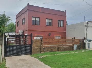 Casa · 102m² · 4 Ambientes · 1 Cochera · Casa en Venta - 3 Dorm. 1 Baño - 231 m² - Golf Club Olivos
