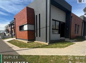 Casa · 85m² · 3 Ambientes · 1 Cochera · Duplex 2 Dorm. - Rincones de Manantiales