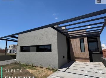 Casa · 80m² · 3 Ambientes · 1 Cochera · Duplex 2 Dorm. - Rincones de Manantiales