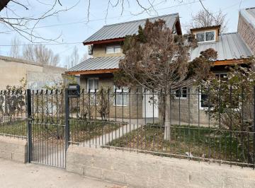 Casa · 250m² · 3 Ambientes · Casa en Piedra del Aguila