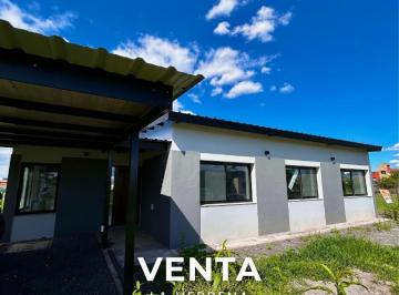 Casa · 170m² · 4 Ambientes · 1 Cochera · Casa en Venta - La Verbena