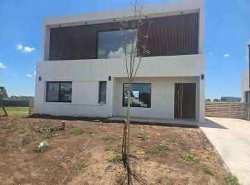 Casa · 160m² · 5 Ambientes · Casa en Venta en Santa Elisa, Pilar del Este, Pilar