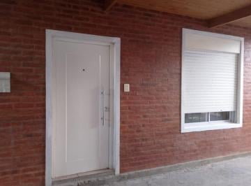 Casa · 89m² · 3 Ambientes · Casa Chalet en Venta en Berazategui, G. B. a. Zona Sur, Argentina