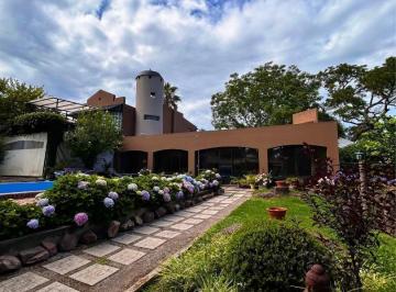 Casa · 250m² · 5 Ambientes · 6 Cocheras · Exc Casa Vta 4 Dor Suite/pileta/qcho/jard/esc Colombia 100