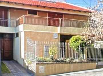 Casa · 1463m² · 9 Ambientes · 1 Cochera · Calle San Luis Casa en Venta