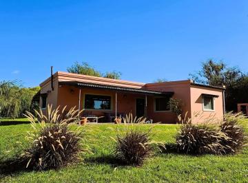 Casa · 98m² · 3 Ambientes · Casa de Chacra en Estancia El Aduar