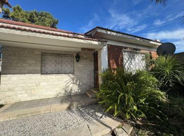 Casa · 144m² · 4 Ambientes · 1 Cochera · Casa 4 Amb. con Quincho y Parque B. Punta Mogotes