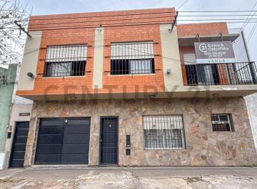 Casa · 140m² · 6 Ambientes · 1 Cochera · Casa en Venta en La Plata 3 Dorm. Cochera