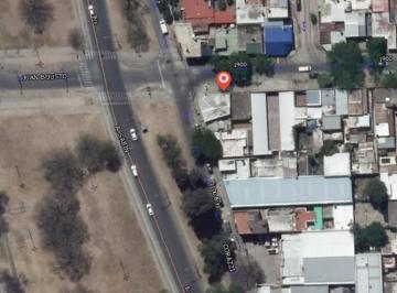 Local comercial · 138m² · 4 Ambientes · 1 Cochera · Casa en Esquina, Sobre Av