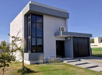 Casa · 118m² · 2 Ambientes · 2 Cocheras · Duplex de Categoria en Parque del Xanaes - Rio Segundo