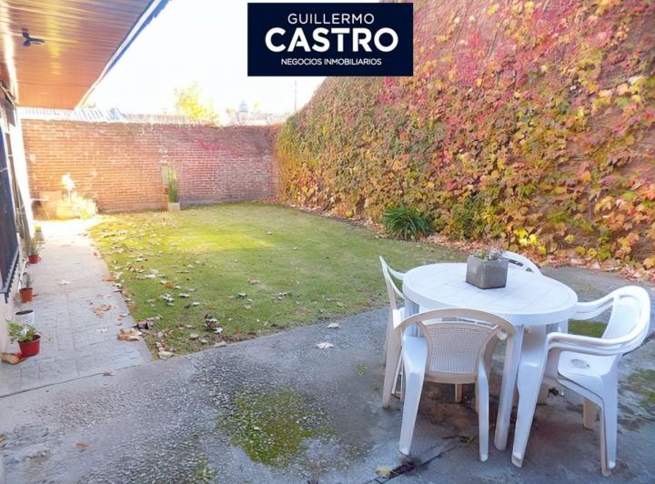 Casa · 135m² · 5 Ambientes · 4 Cocheras