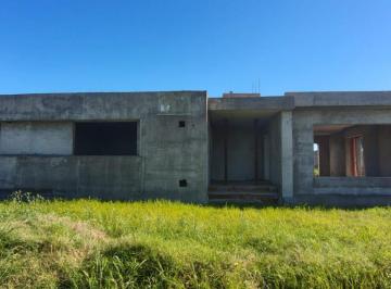 Casa · 180m² · 3 Dormitorios · Casa a Terminar en Rio Ceballos