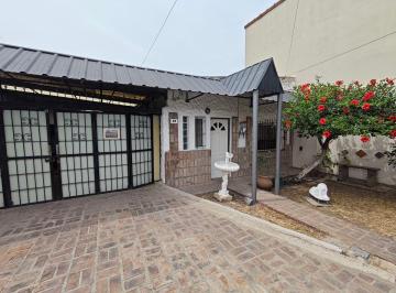 Casa de 6 ambientes, La Plata · Casa con 620 m² Totales, 3 Dorm. en Venta en Villa Elvira