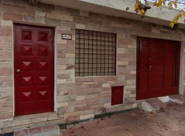 Casa de 7 ambientes, Las Heras · Casa con 125 m² y 2 Dorm. en Alquiler en Bº Infanta