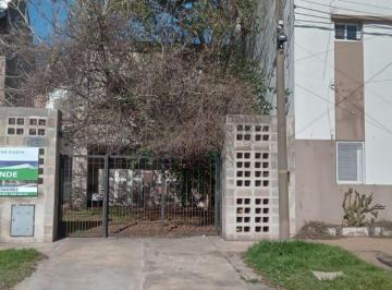 Casa de 6 ambientes, La Plata · Casa en Calle 64 Entre 27 y 28 con 288 M²de Terreno con 3 Dorm. en Venta en La Plata