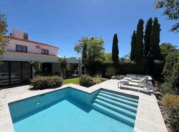 Casa de 6 ambientes, Godoy Cruz · Casa en Venta 3 Habitaciones - Barrio Privado Palmares de Preside