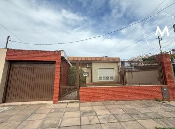 Casa · 120m² · 3 Ambientes · 1 Cochera · Apto Crédito - Casa en Venta de 3 Ambientes con Cochera y Jardín - Villa Ballester