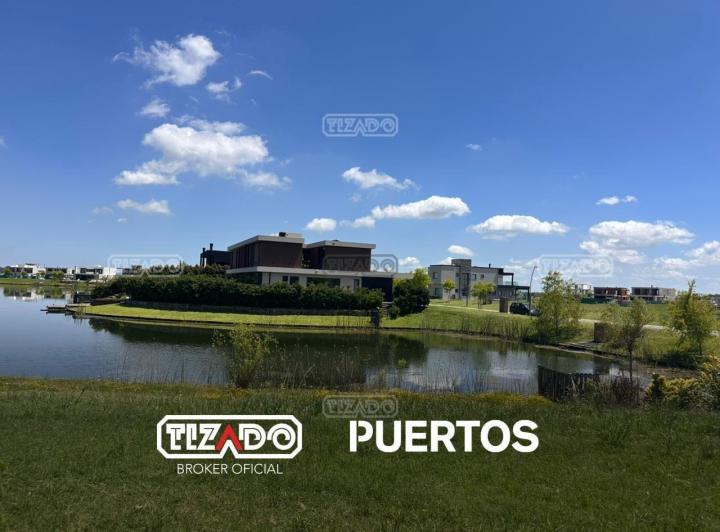 Terreno · 902m²