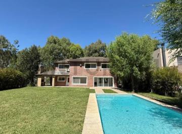 Casa · 156m² · 4 Ambientes · 1 Cochera · Casa en Venta en Haras del Sur I - Lote 3