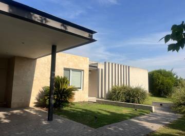 Casa de 6 ambientes, Pilar · En Venta - Casa en Champagnat, Estancias del Pilar