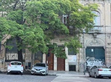 Casa · 243m² · 9 Ambientes · Casa en Planta Alta en Zona Río