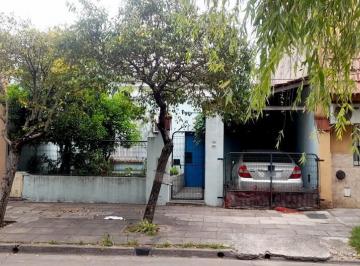 Casa · 80m² · 3 Ambientes · 1 Cochera · Casa en Venta en Santos Lugares, Tres de Febrero, G. B. a. Zona Oeste